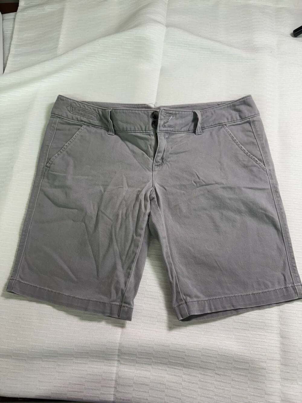 American Eagle Outfitters Stretch Gray Midi Chino Shorts